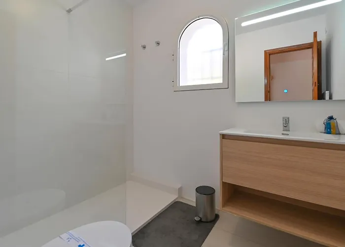 Viggo By Aguilarent *